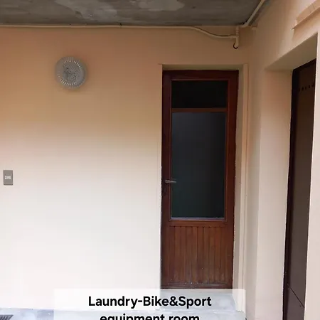Al Porto On Budget With Parking At 300mt